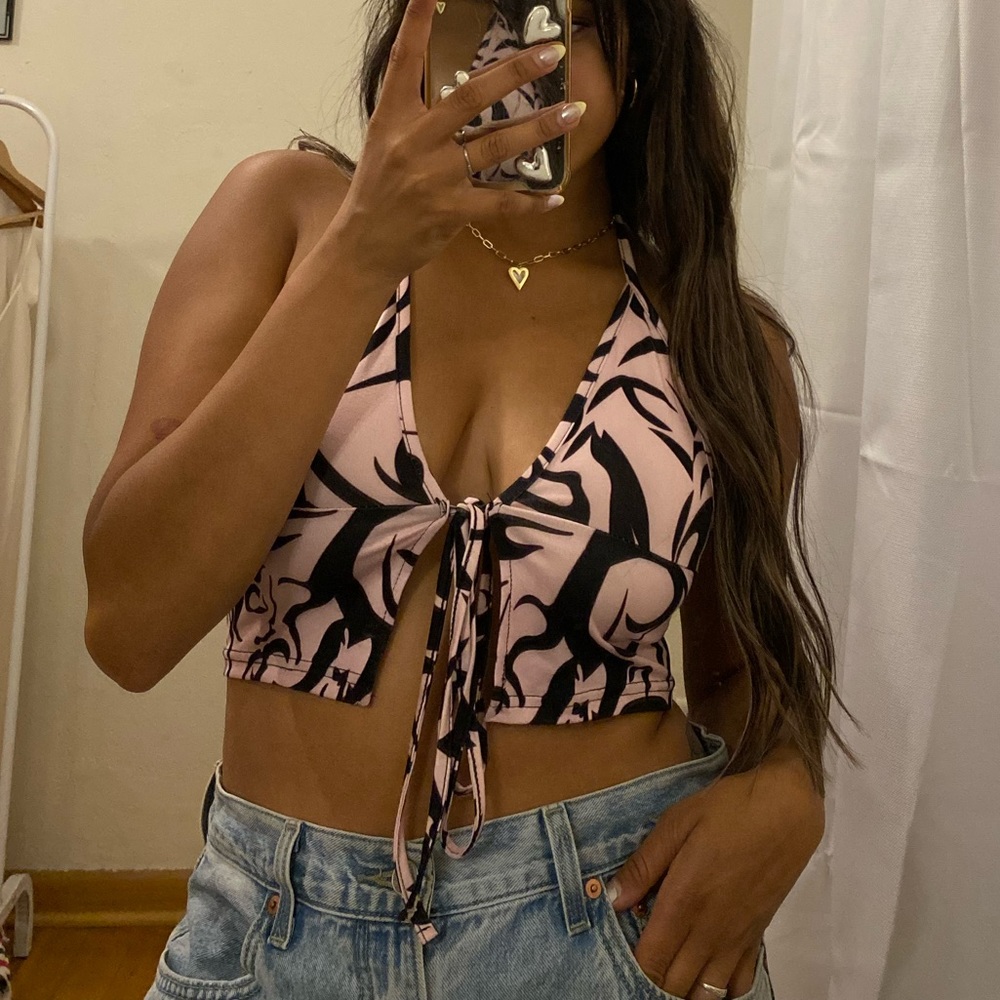2/$15 Bundle Pink cropped tie front halter